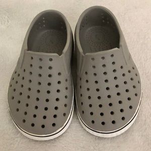 Natives Unisex Miles Water Shoe Sz C6 💦